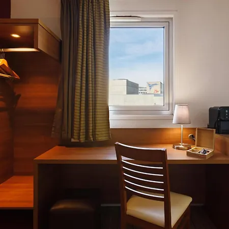 Western Ferrand Centre Ξενοδοχείο 4*