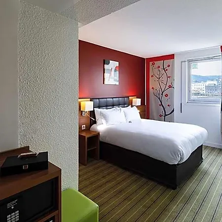 מלון Western Ferrand Centre 4*